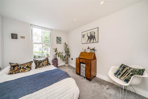 1 bedroom flat for sale, Clifden Road, London, E5