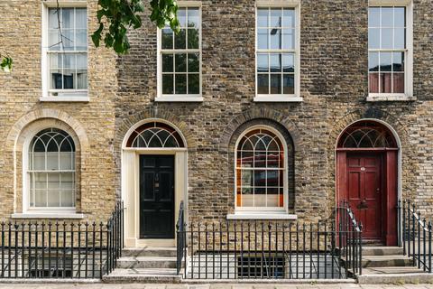 3 bedroom terraced house for sale, Mare Street, London, E8