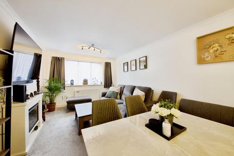 1 bedroom flat for sale, Clarence Close, Barnet, EN4