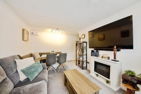 1 bedroom flat for sale, Clarence Close, Barnet, EN4