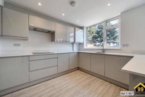 2 bedroom end of terrace house for sale, Mounthurst Road, Bromley, Kent, BR2