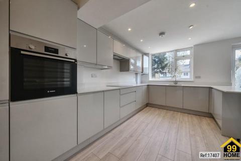 2 bedroom end of terrace house for sale, Mounthurst Road, Bromley, Kent, BR2
