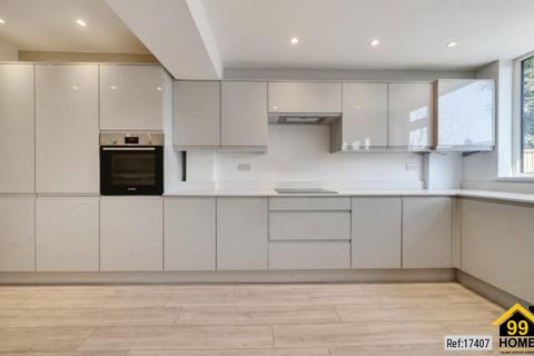 2 bedroom end of terrace house for sale, Mounthurst Road, Bromley, Kent, BR2
