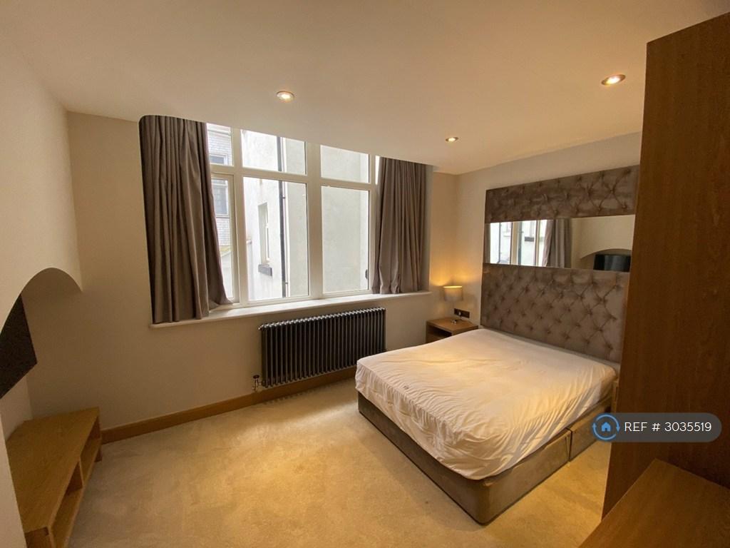 Apartment in Leeds - View 3