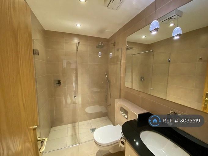Apartment in Leeds - More