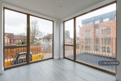 1 bedroom flat to rent, Sargeant Court, Hounslow, TW4