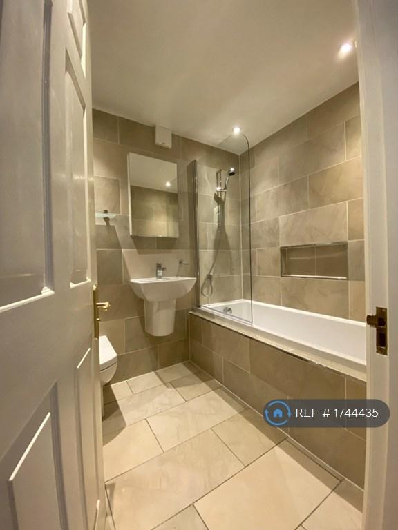 Apartment in Edinburgh - View 3
