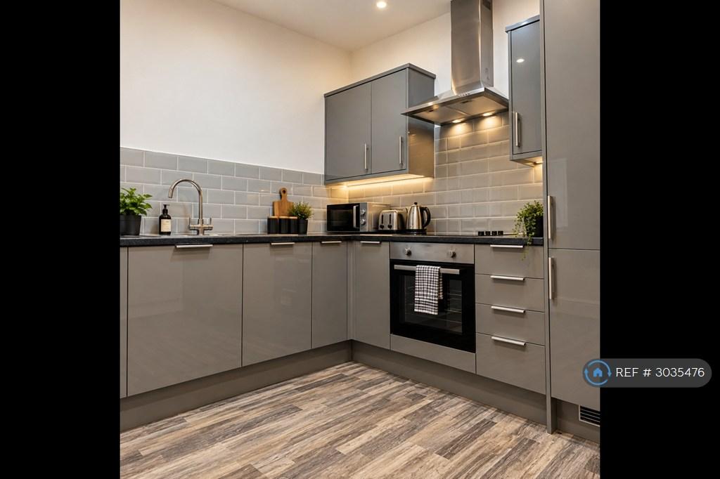 Apartment in Leeds, West Yorkshire - View 5