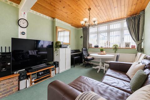 3 bedroom semi-detached house for sale, Parbury Rise, Chessington
