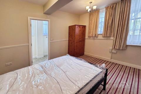 1 bedroom in a house share to rent, Oxford Road, Tilehurst, Reading, RG31