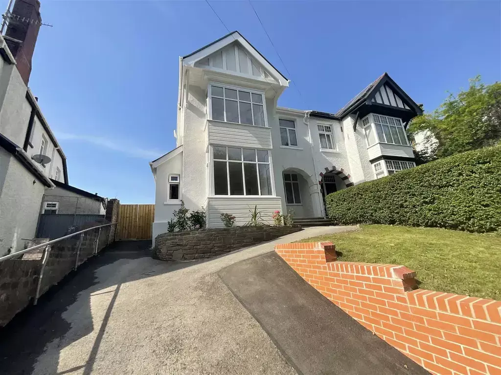 House in Llanelli - View 2