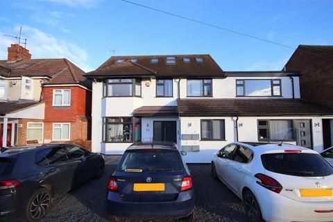 2 bedroom apartment to rent, Roseford Road, Cambridge CB4