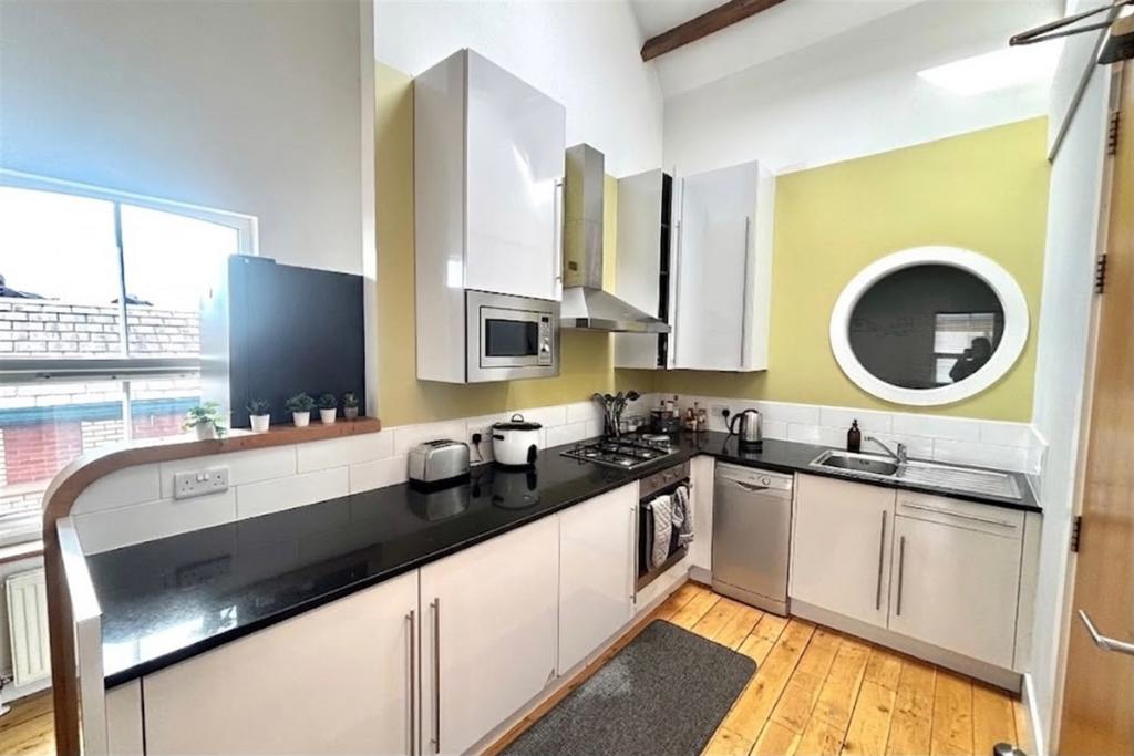 Apartment in Leeds - View 5