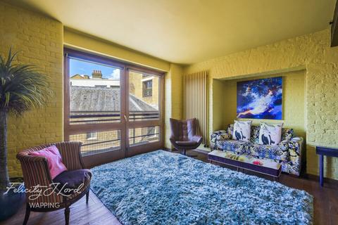 1 bedroom flat for sale, New Crane Place, LONDON E1W
