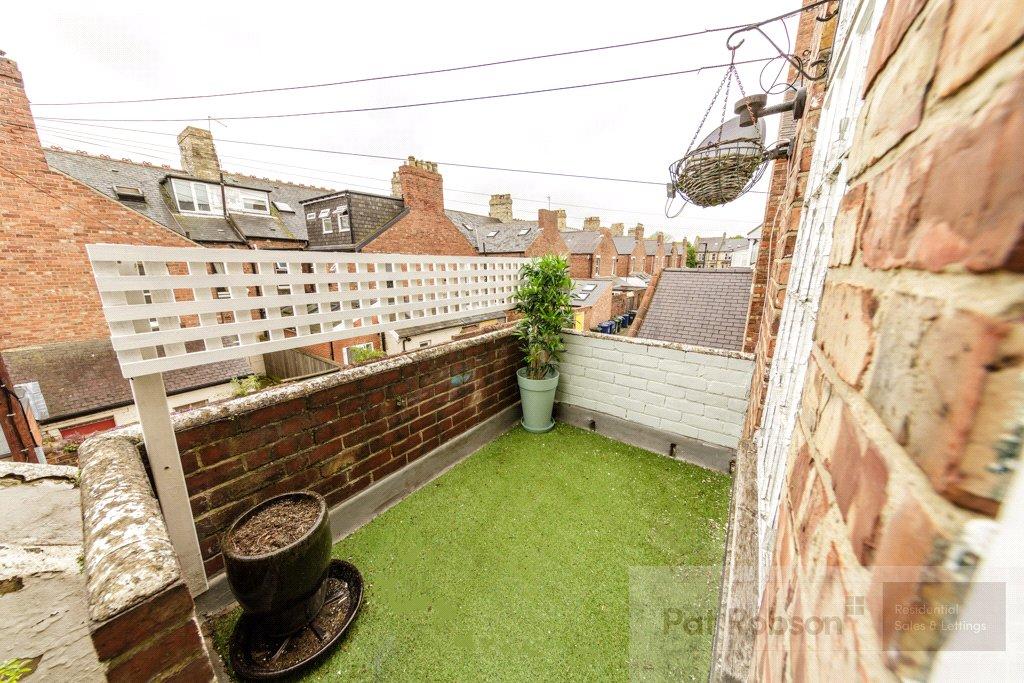 Apartment in Newcastle upon Tyne, Tyne and Wear - View 3