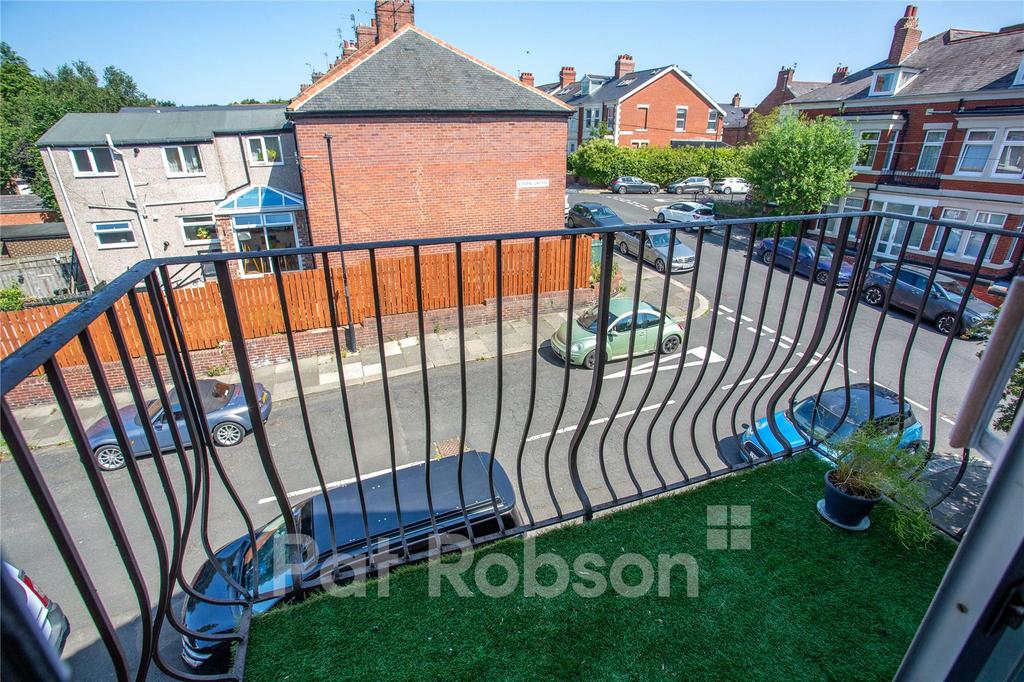 Apartment in Newcastle Upon Tyne - View 2