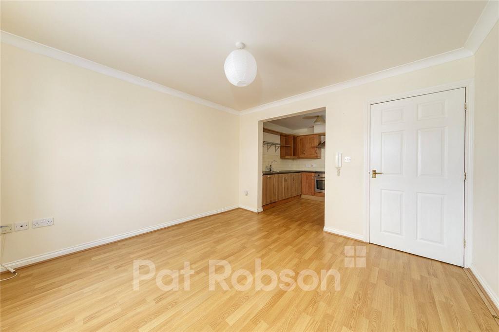 Apartment in Newcastle Upon Tyne - View 4