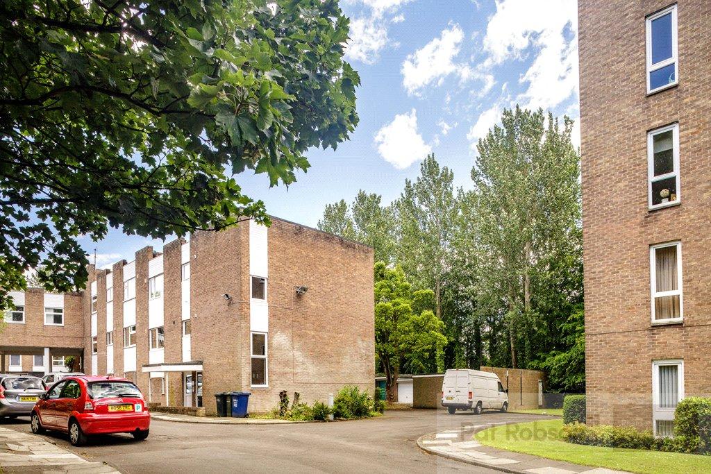 Apartment in Newcastle Upon Tyne - View 3