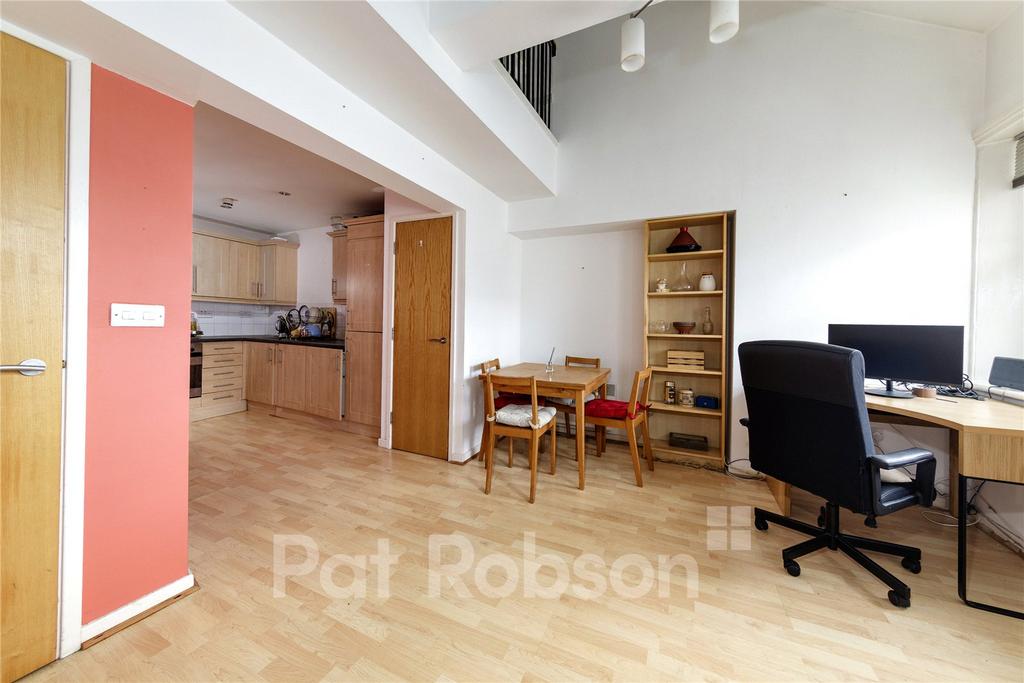 Apartment in Newcastle upon Tyne, Grainger Town - View 4