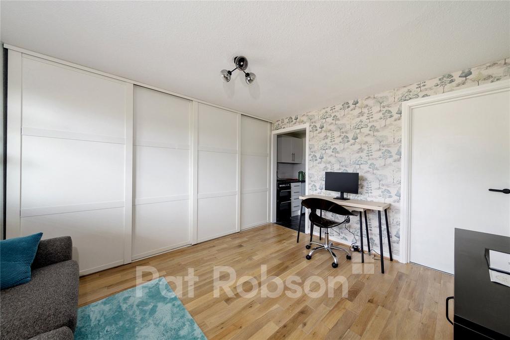 Apartment in Newcastle upon Tyne, Coxlodge - View 4