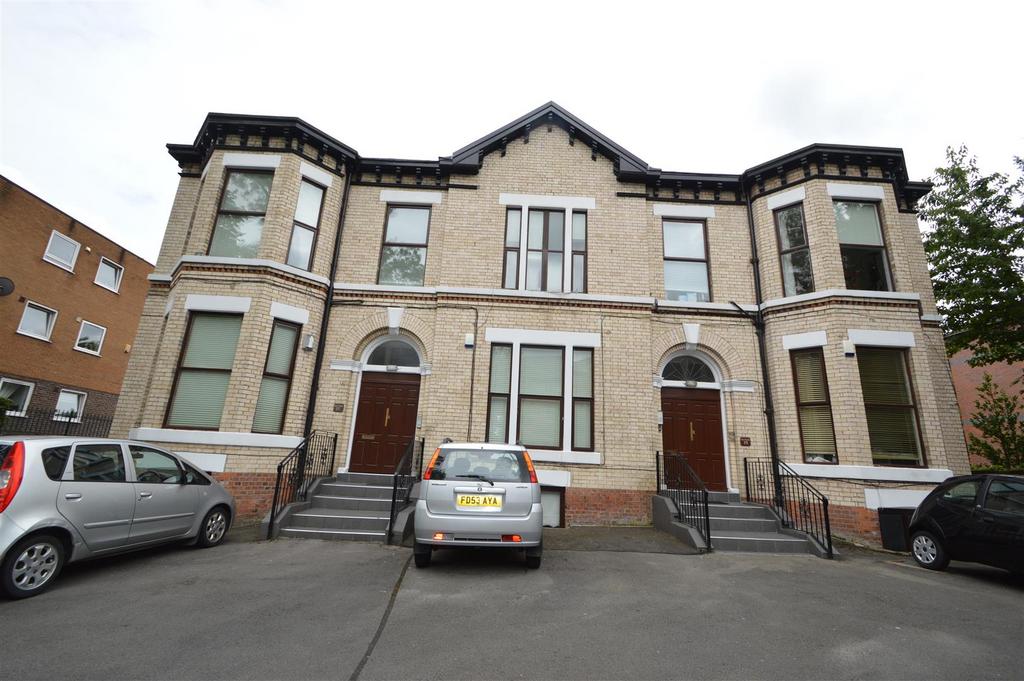 Apartment in Manchester, Withington - More