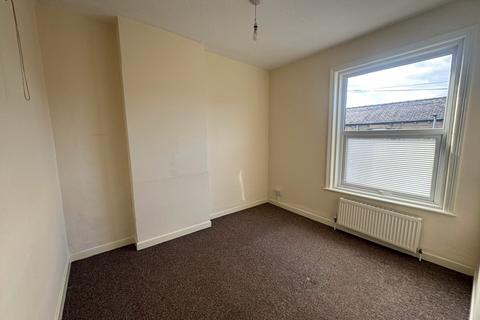 2 bedroom end of terrace house to rent, Wycliffe Street, Ossett, Wakefield, WF5