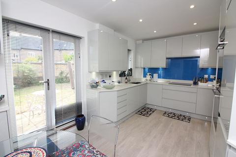 4 bedroom detached house for sale, Salisbury Close, Fairfield, Hitchin, SG5