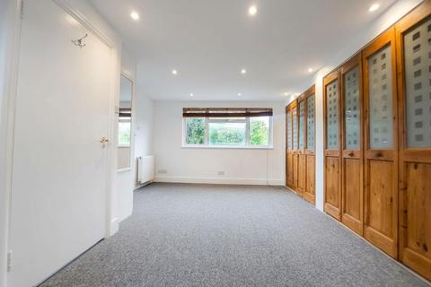 undefined, Farm Road, Edgware, HA8
