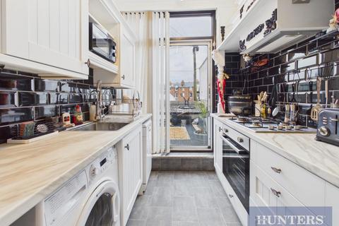 2 bedroom apartment for sale, Esplanade, Scarborough