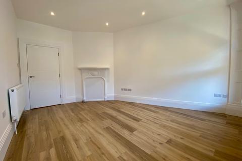 2 bedroom apartment to rent, Woking