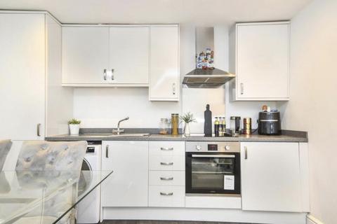 1 bedroom apartment to rent, Cricklade Road, Swindon SN2