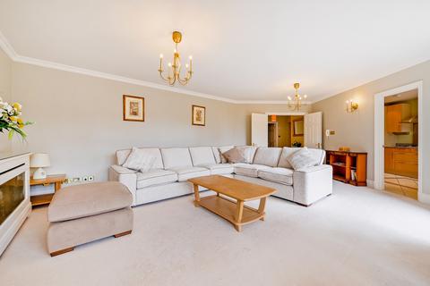 3 bedroom apartment to rent, King Stable Street Windsor SL4