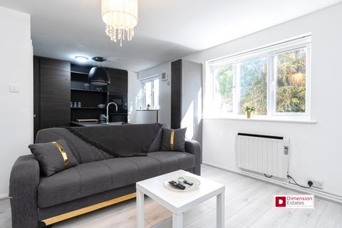 2 bedroom flat to rent, Wigston Close, Edmonton, London, London, N18