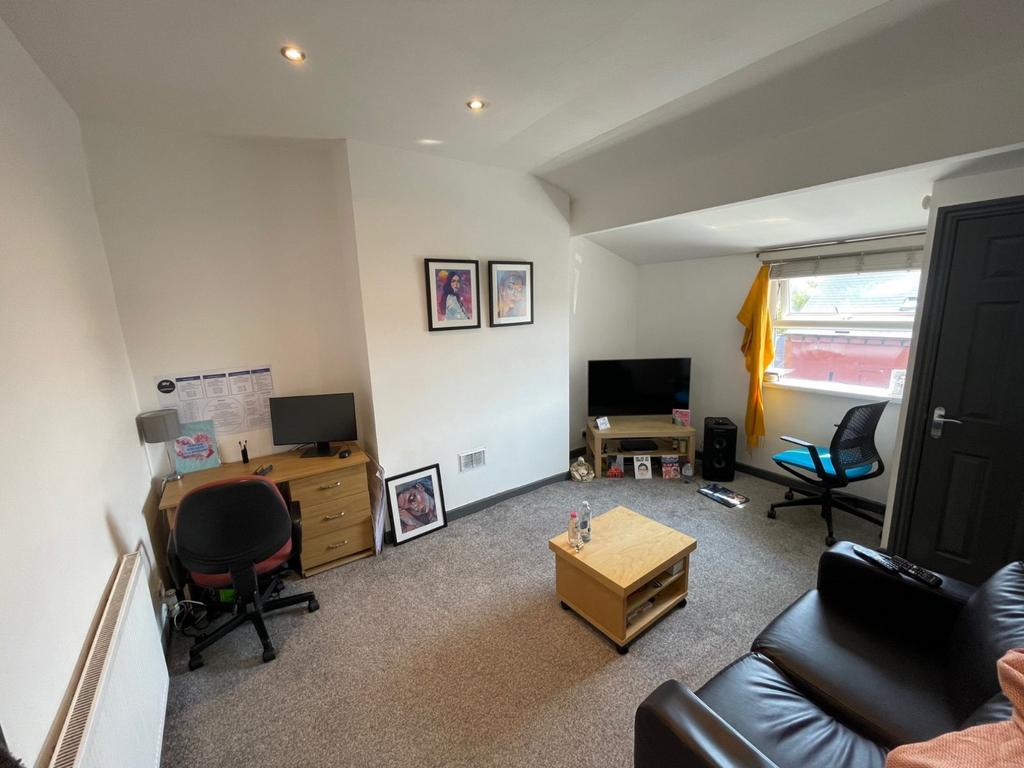 Apartment in Leeds - View 2