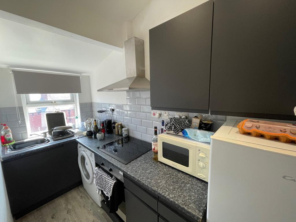 Apartment in Leeds - View 3