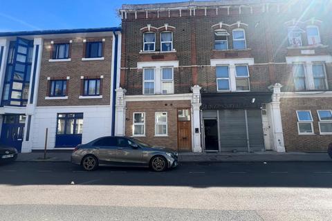 2 bedroom flat to rent, Clarence Road, Hackney, London