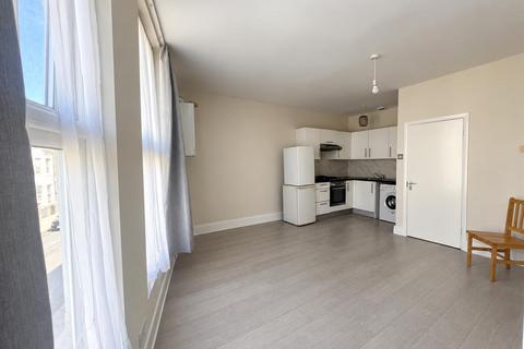 2 bedroom flat to rent, Clarence Road, Hackney, London