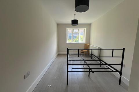 2 bedroom flat to rent, Clarence Road, Hackney, London