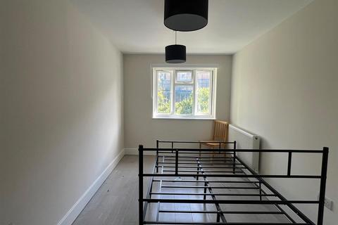 2 bedroom flat to rent, Clarence Road, Hackney, London