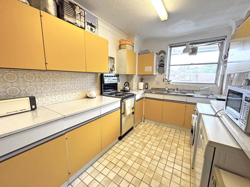 Apartment in Brighton - View 3