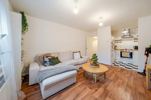 1 bedroom apartment for sale, Tarragon Grove, London