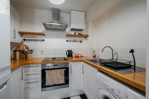 1 bedroom apartment for sale, Tarragon Grove, London