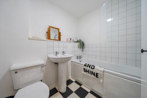 1 bedroom apartment for sale, Tarragon Grove, London
