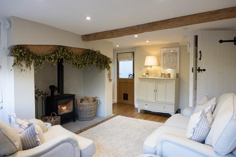 2 bedroom character property for sale, Stradbrook, Bratton, Westbury