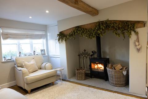 2 bedroom character property for sale, Stradbrook, Bratton, Westbury