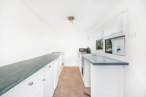 2 bedroom mobile home for sale, Lippitts Hill, Loughton IG10