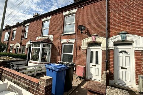2 bedroom house to rent, Churchill Road, Norwich NR3