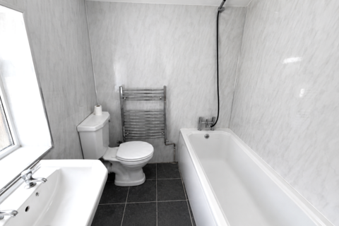 2 bedroom house to rent, Churchill Road, Norwich NR3