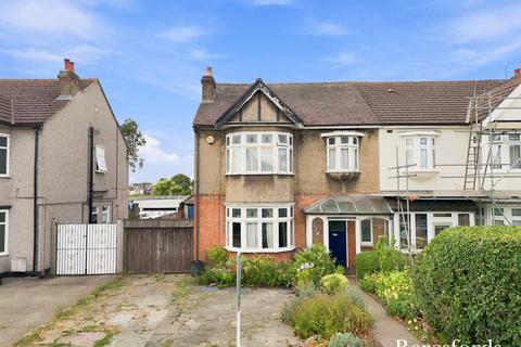 Balgores Lane, Romford, RM2