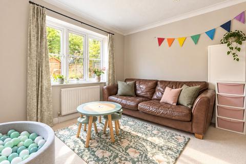 3 bedroom semi-detached house to rent, Barncroft, Farnham, Surrey, GU9